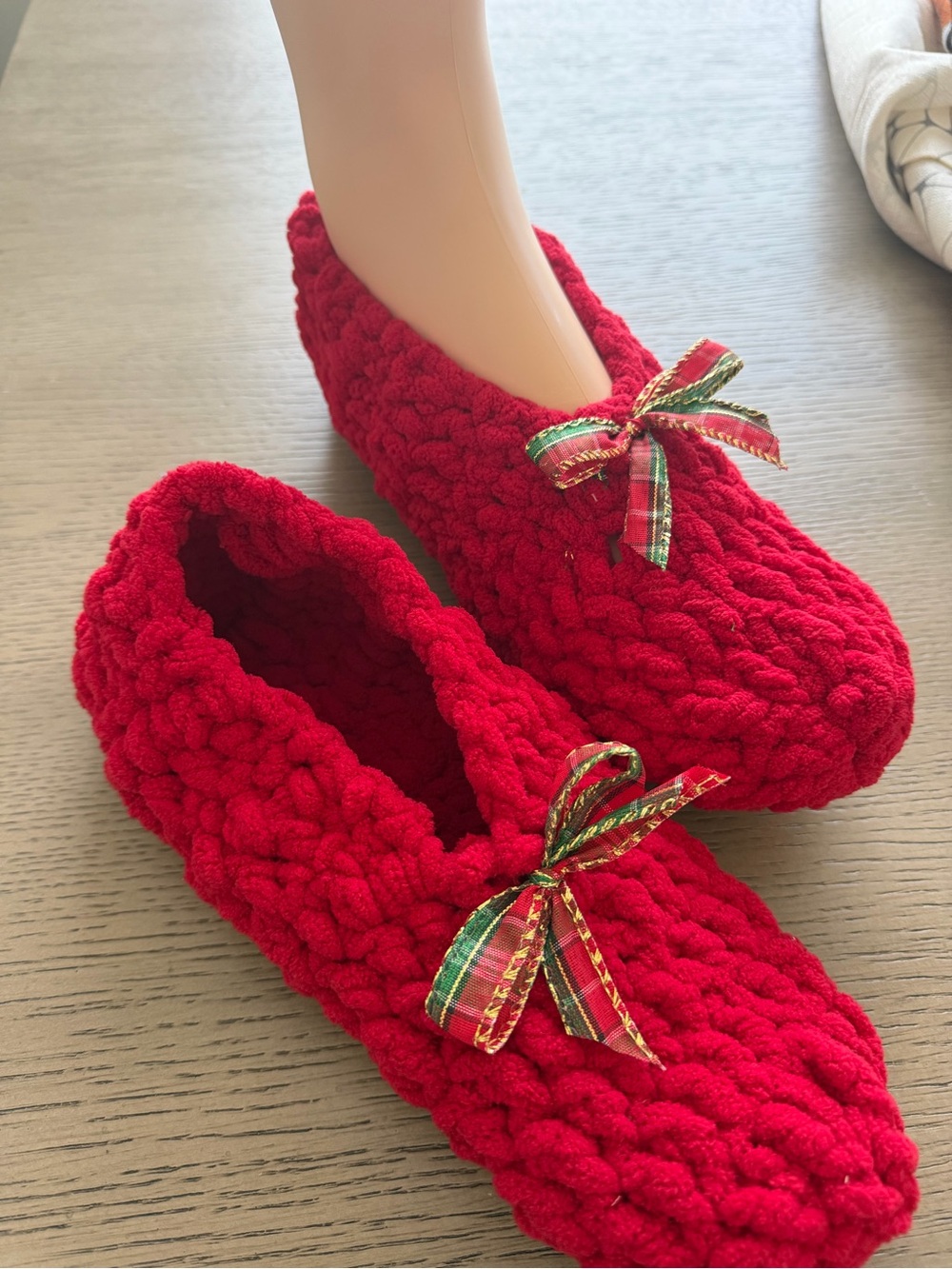 Cozy Women's Red Crochet Slippers with Bow (6-8)
